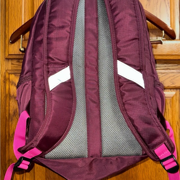 Embark Backpack - Picture 4 of 7